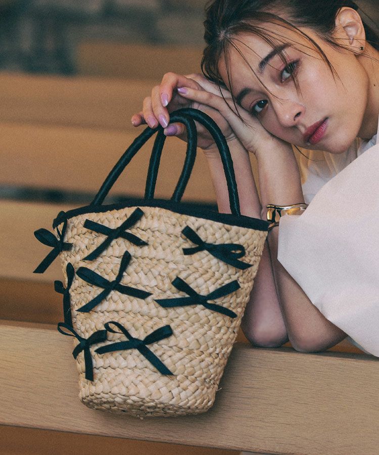 【新品タグ付き♡完売品！】バックリボントップ styling/｜バックリボンカットトップス | Rakuten Fashion(楽天
