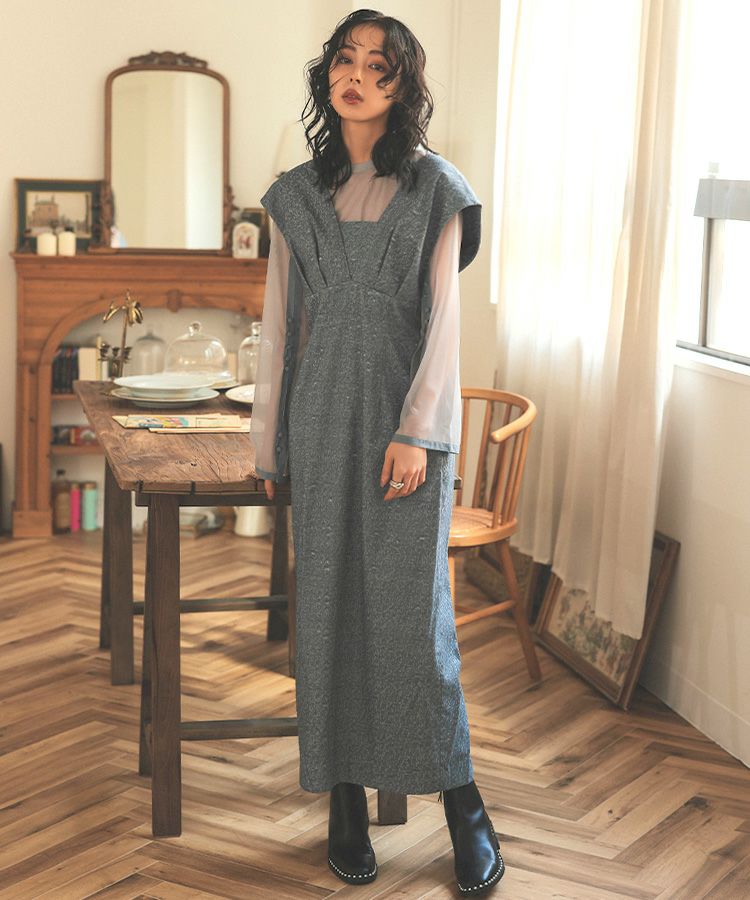 V line jacquard dress
