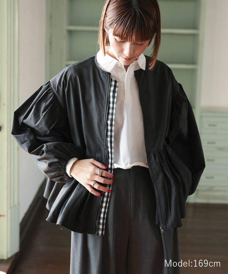 近年モデル✨デュベティカ ナイロンジャケット　黒 38 M トレンド ペプラム natural couture コート アウター キルティングペプラムジャケット